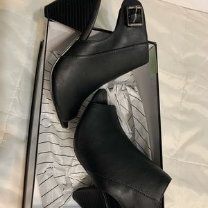 Cosmopolitan wedge, size 8